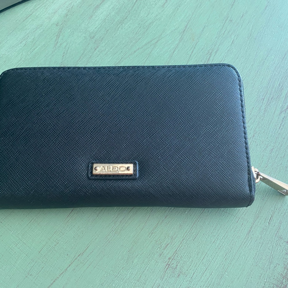 SOLD ALDO Elegant Black Gold Zip Wallet - New